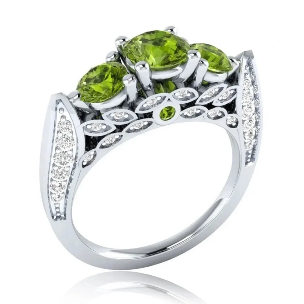New Women’s luxury Ring - Picture 1 of 1